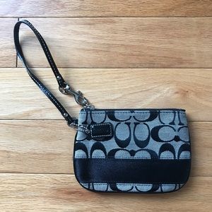 NWOT Coach Logo Wristlet Black